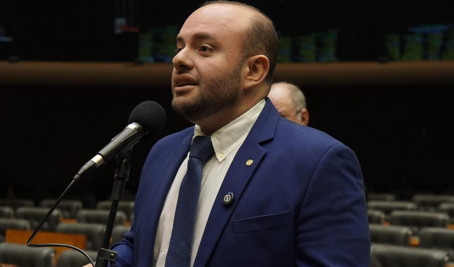 Fausto Jr vota para suspender os efeitos do decreto presidencial que aumentou o IOF