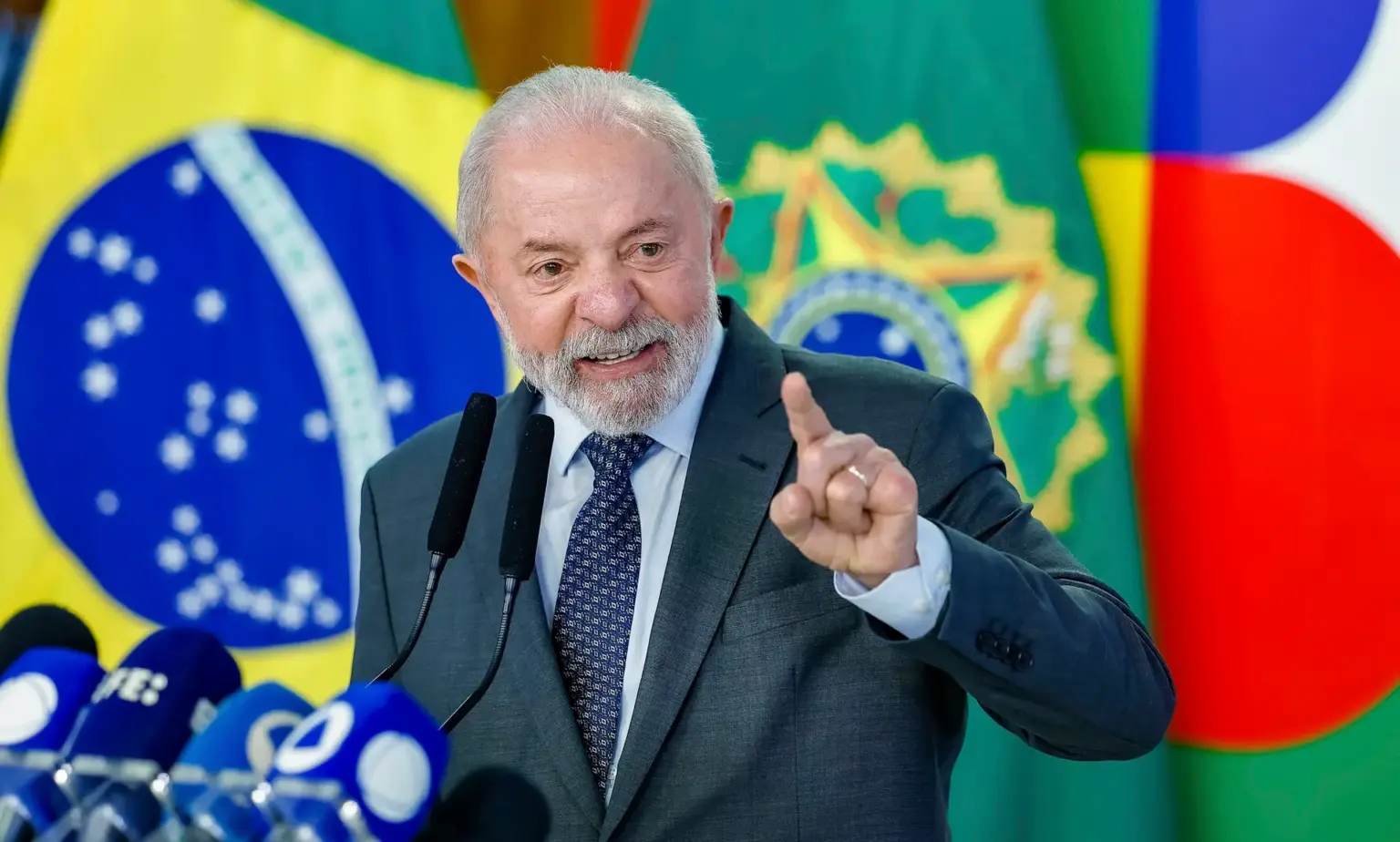 Lula diz que COP30 não terá ‘luxo’ e brinca: “Vou nem pra hotel, vou dormir num barco”