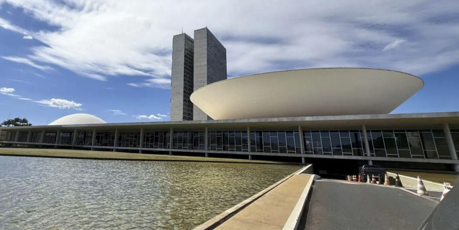 Cinco parlamentares do Amazonas já assinaram pedidos de investigação do caso Master em comissões no Congresso