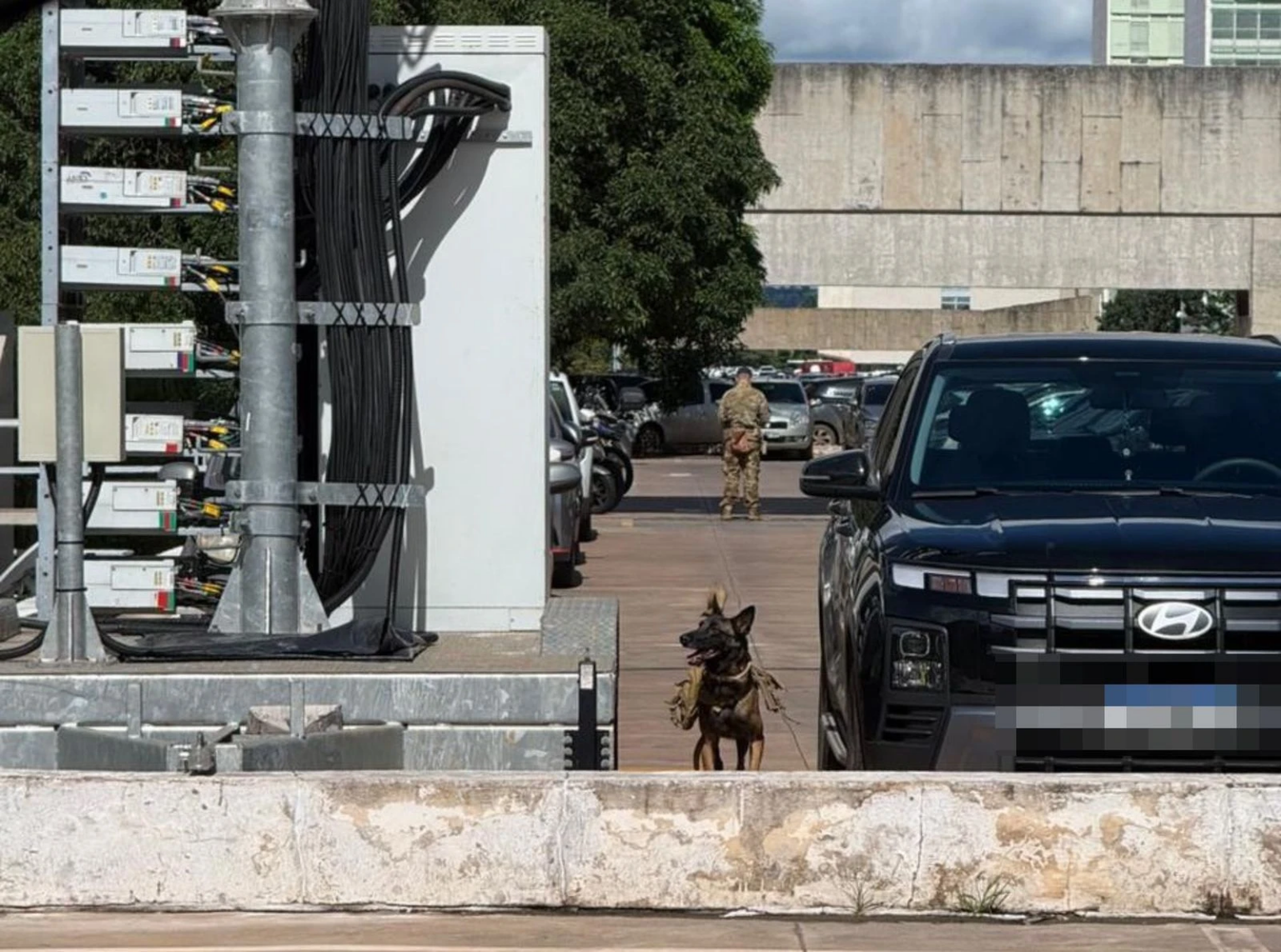 Polícia Militar verifica suspeita de artefato explosivo na Esplanada dos Ministérios